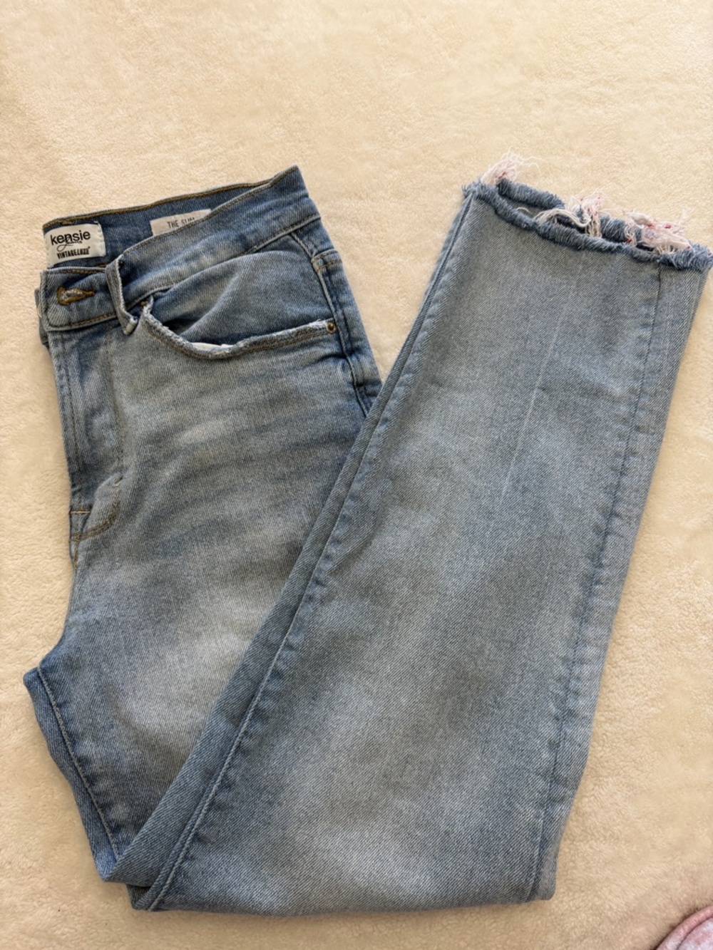 Kensie Light Wash Frayed Hem Ankle Skinny Jeans